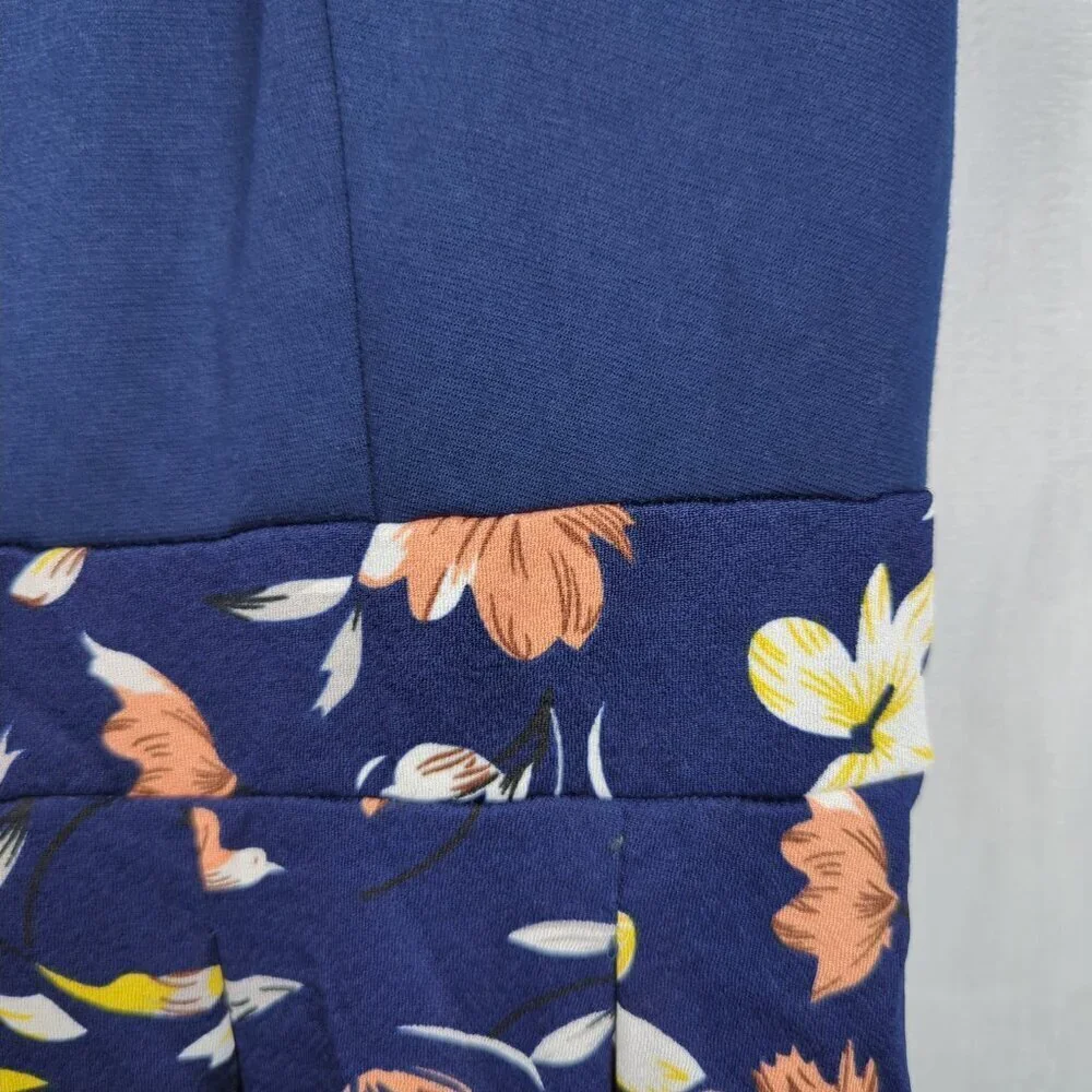 Keyhole Floral Dress with Pockets